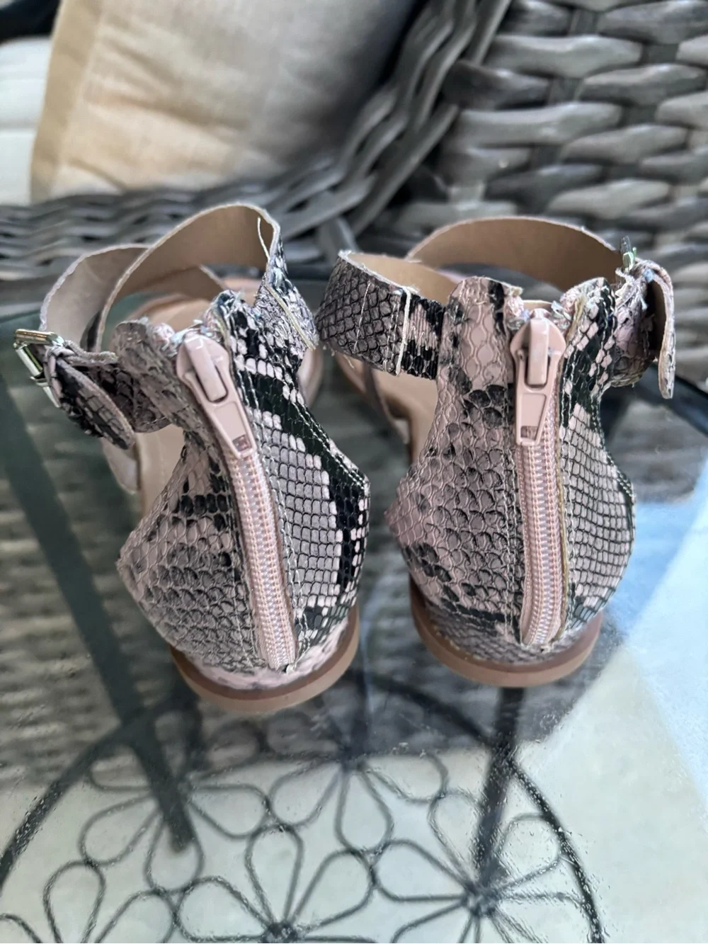 ESPRIT Women’s Size 8M Pink Blush Snakeskin Strappy Flat Sandals Ankle Strap